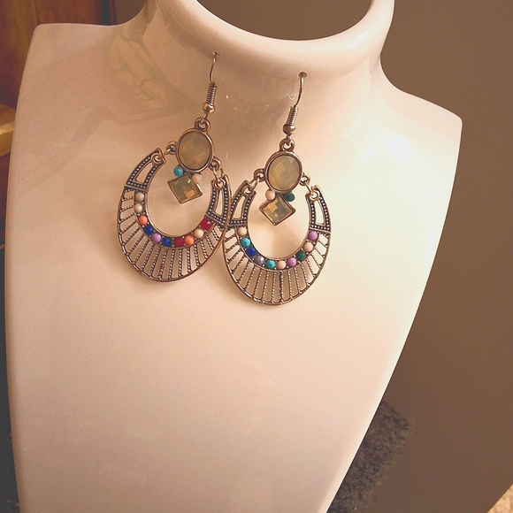 💥SALE💥NEW Bohemian Multi-Color Silver Cut Out Dangle Earrings - Picture 3 of 6